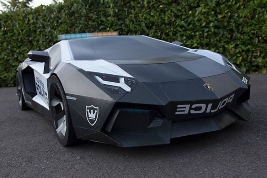 Life-Sized-Lamborghini-Aventador-is-Made-Completely-Out-of-Paper-002