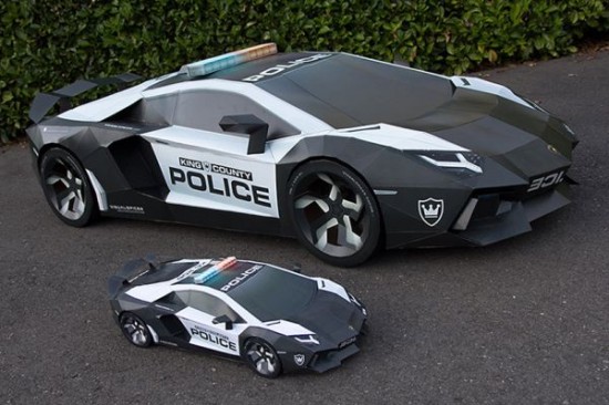 Life-Sized-Lamborghini-Aventador-is-Made-Completely-Out-of-Paper-003